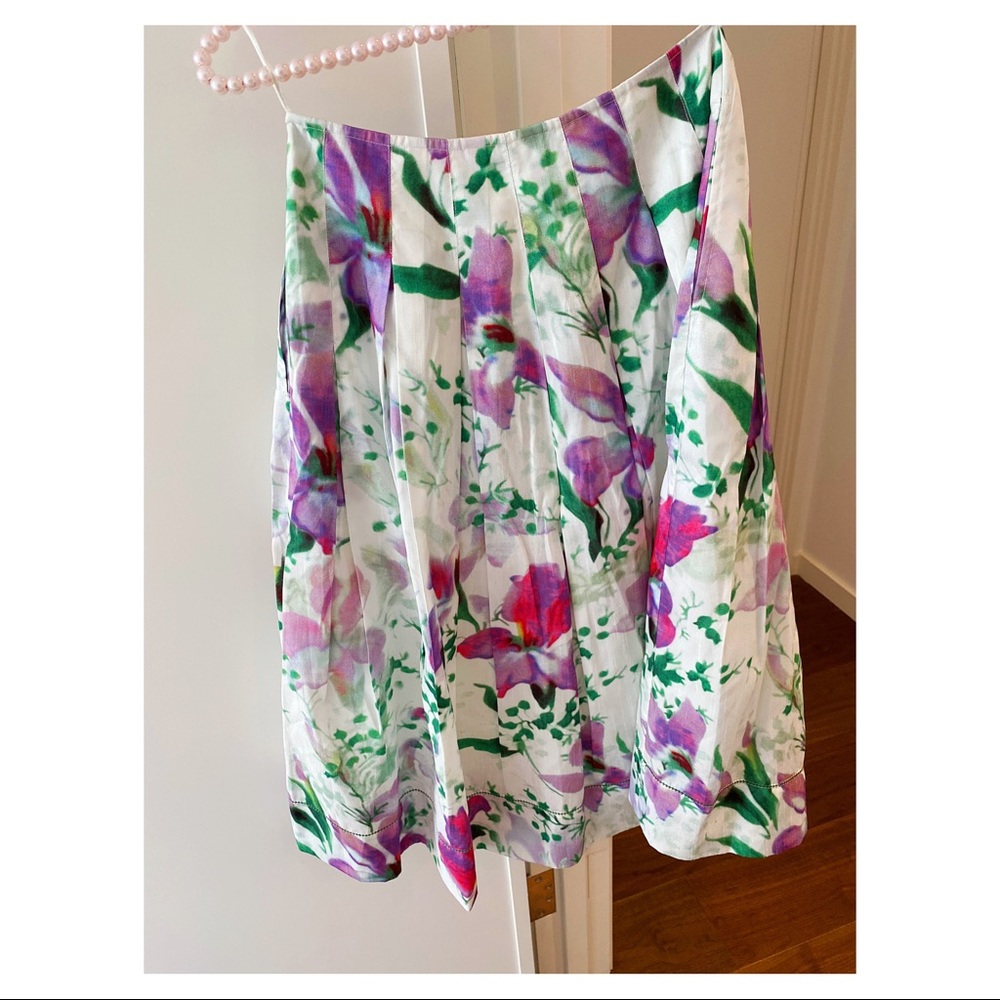Fleur wood flare skirt. Spring florals. Size 2